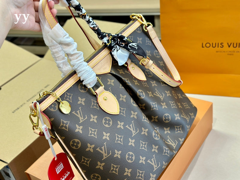 Franco Shops - Louis Vuittons  - 15000