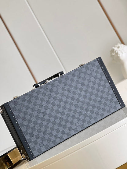 Franco Shops - Louis Vuittons  - 9505