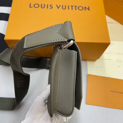 Franco Shops - Louis Vuittons  - 9986