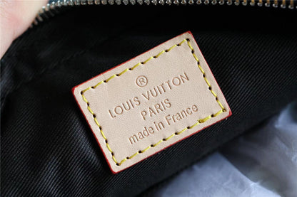 Franco Shops - Louis Vuittons  - 10065