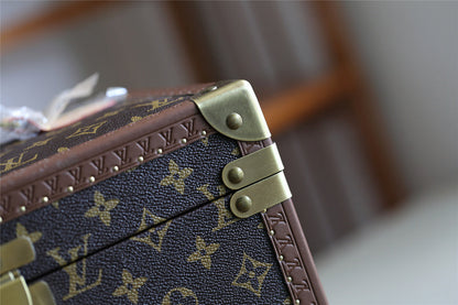 Franco Shops - Louis Vuittons  - 9519