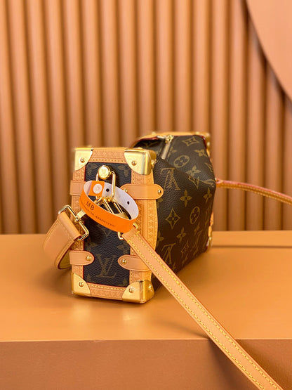 Franco Shops - Louis Vuittons  - 15376