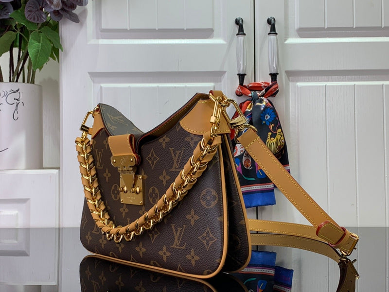 Franco Shops - Louis Vuittons  - 15244