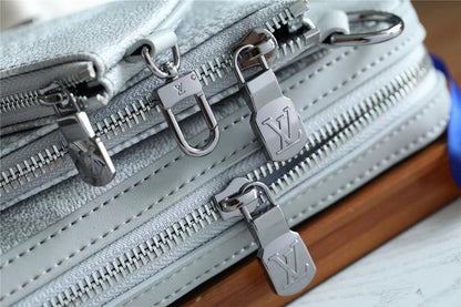 Franco Shops - Louis Vuittons  - 10063