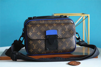 Franco Shops - Louis Vuittons  - 10092