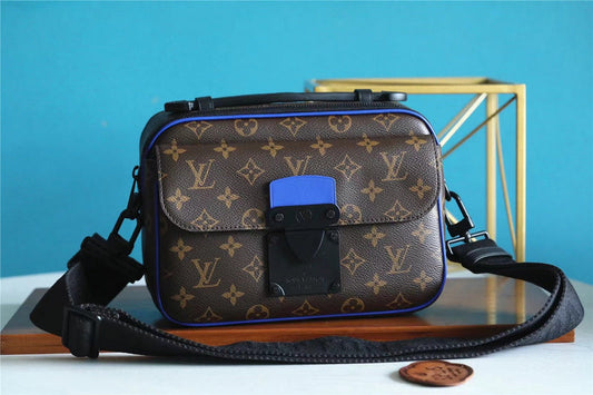 Franco Shops - Louis Vuittons  - 10092