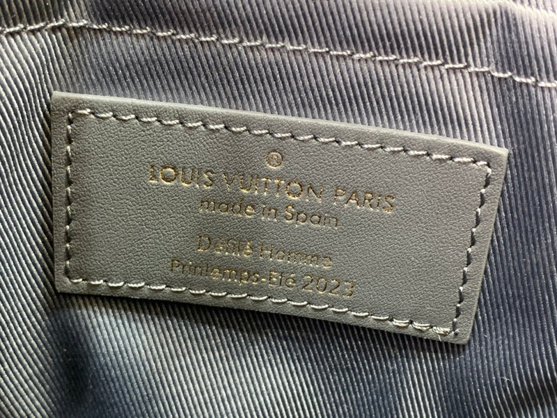 Franco Shops - Louis Vuittons  - 15250