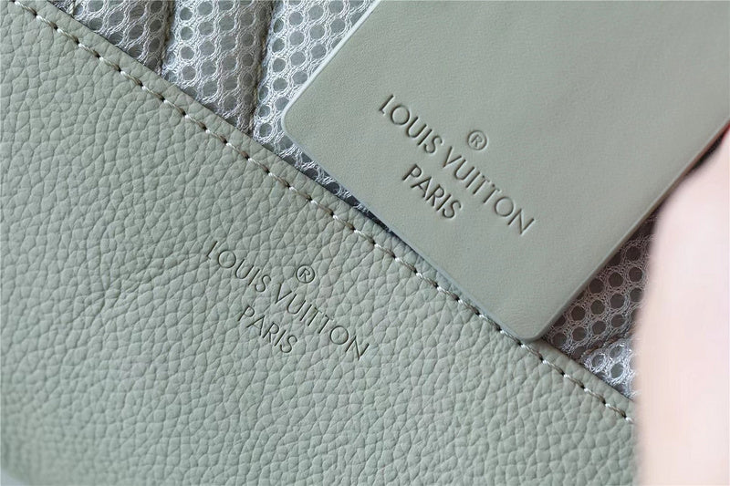 Franco Shops - Louis Vuittons  - 9595
