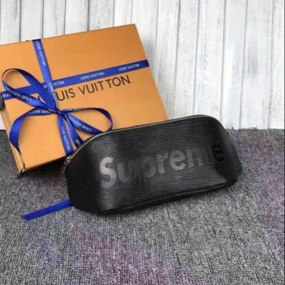 Louis Vuitton x Supreme Bumbag Epi Black