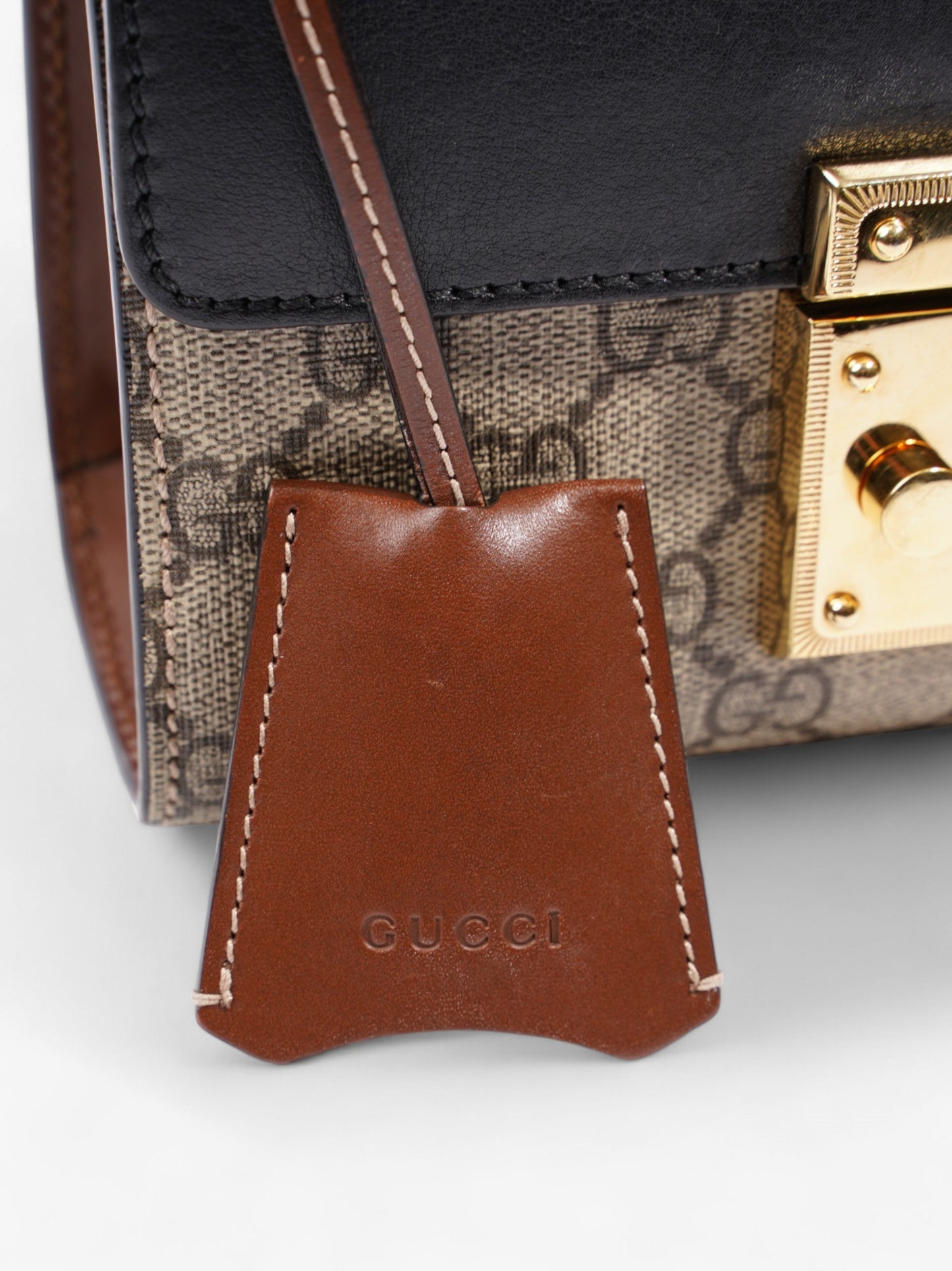 Gucci Padlock Shoulder Bag Black / Supreme Leather Mini