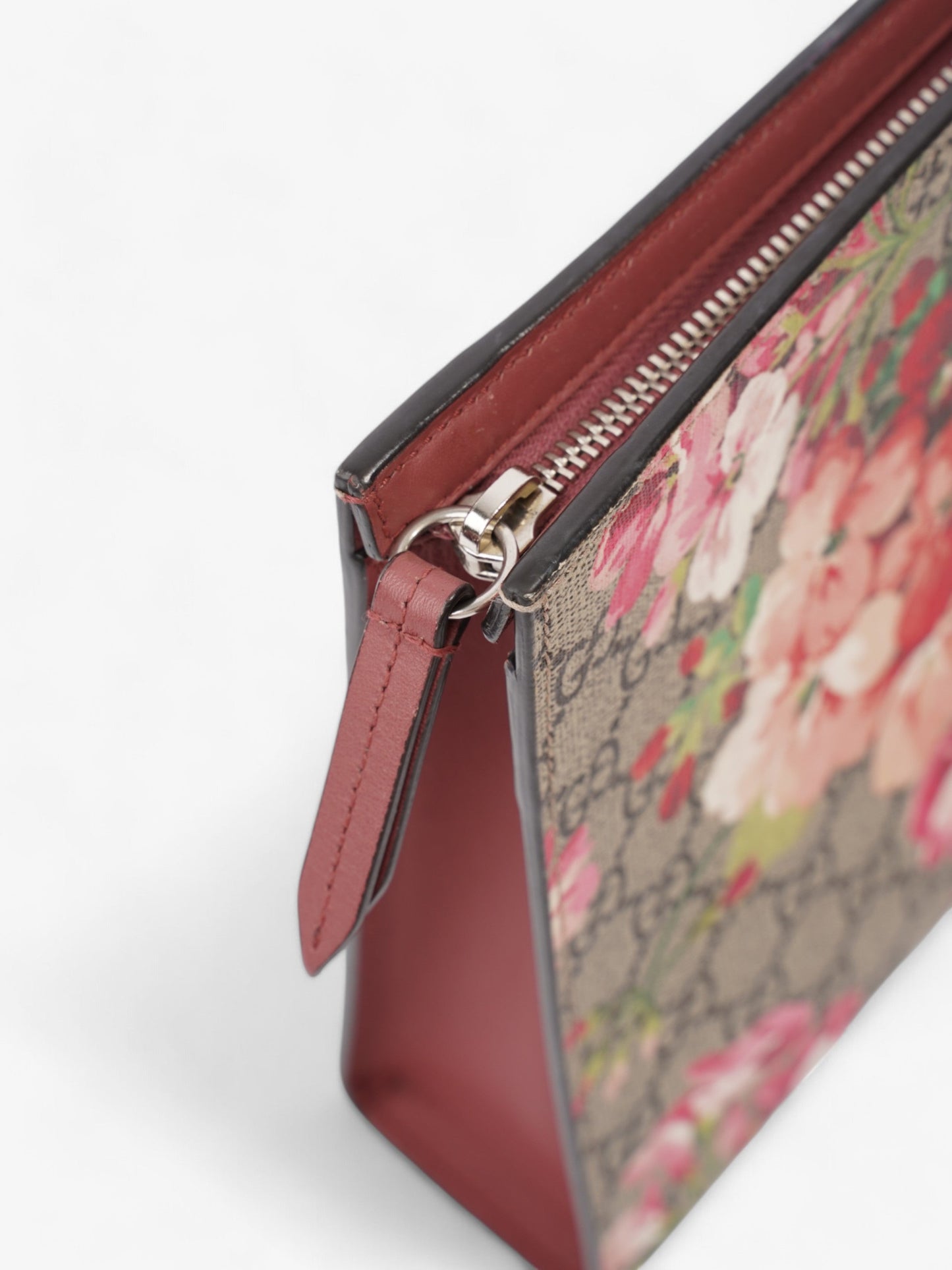 Gucci GG Blooms Pouch GG Supreme / Bloom Coated Canvas