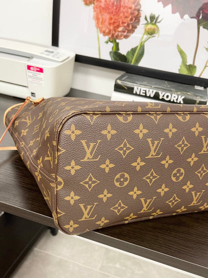 LOUIS VUITTON 2022 Monogram Neverfull MM Tote in Pivoine Pink