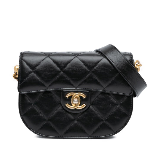 Chanel CC Quilted Calfskin Round Moon Messenger Flap (SHG-yErlrj)