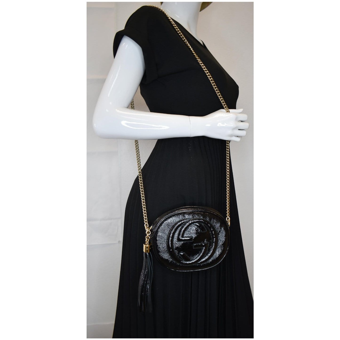 GUCCI Mini Soho Chain Pebbled Calfskin Shoulder Bag Black 353965