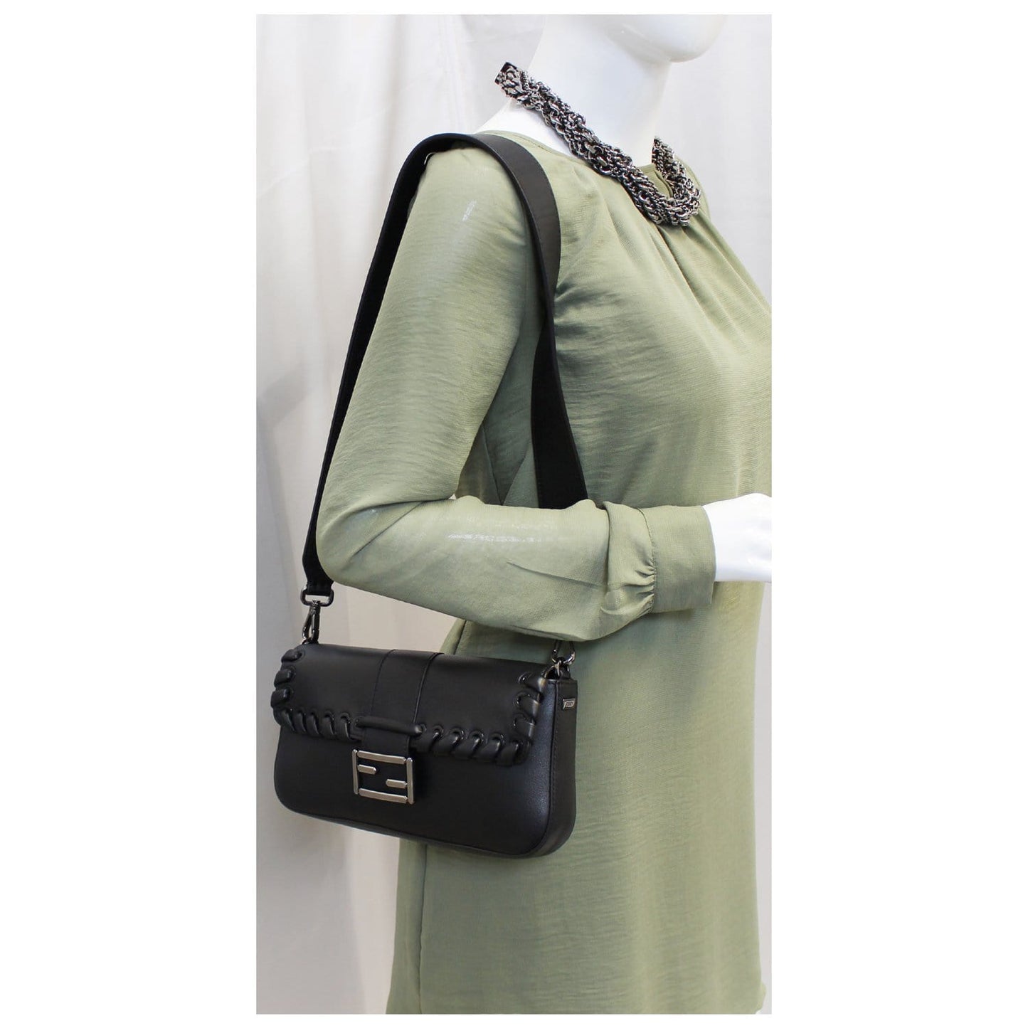 FENDI BAGUETTE Black Leather Shoulder Bag