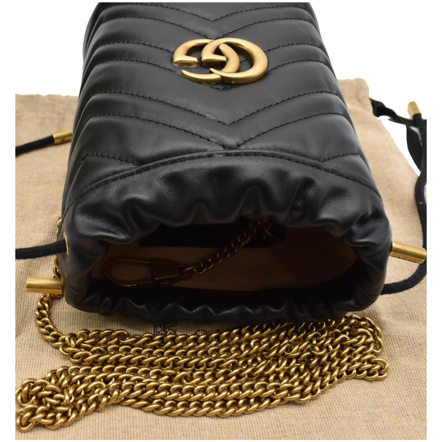 GUCCI GG Marmont Matelasse Chevron Leather Bucket Crossbody Bag Black 575163