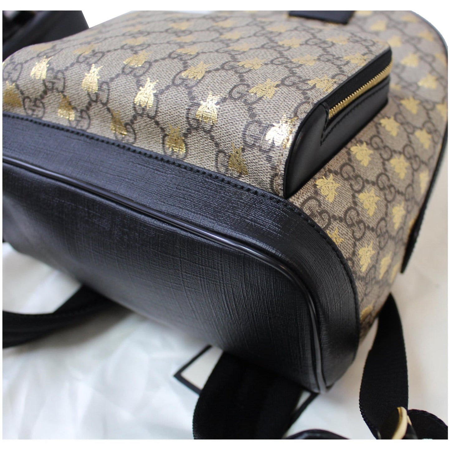 GUCCI Bees Small Day GG Supreme Monogram Backpack Bag Beige 427042
