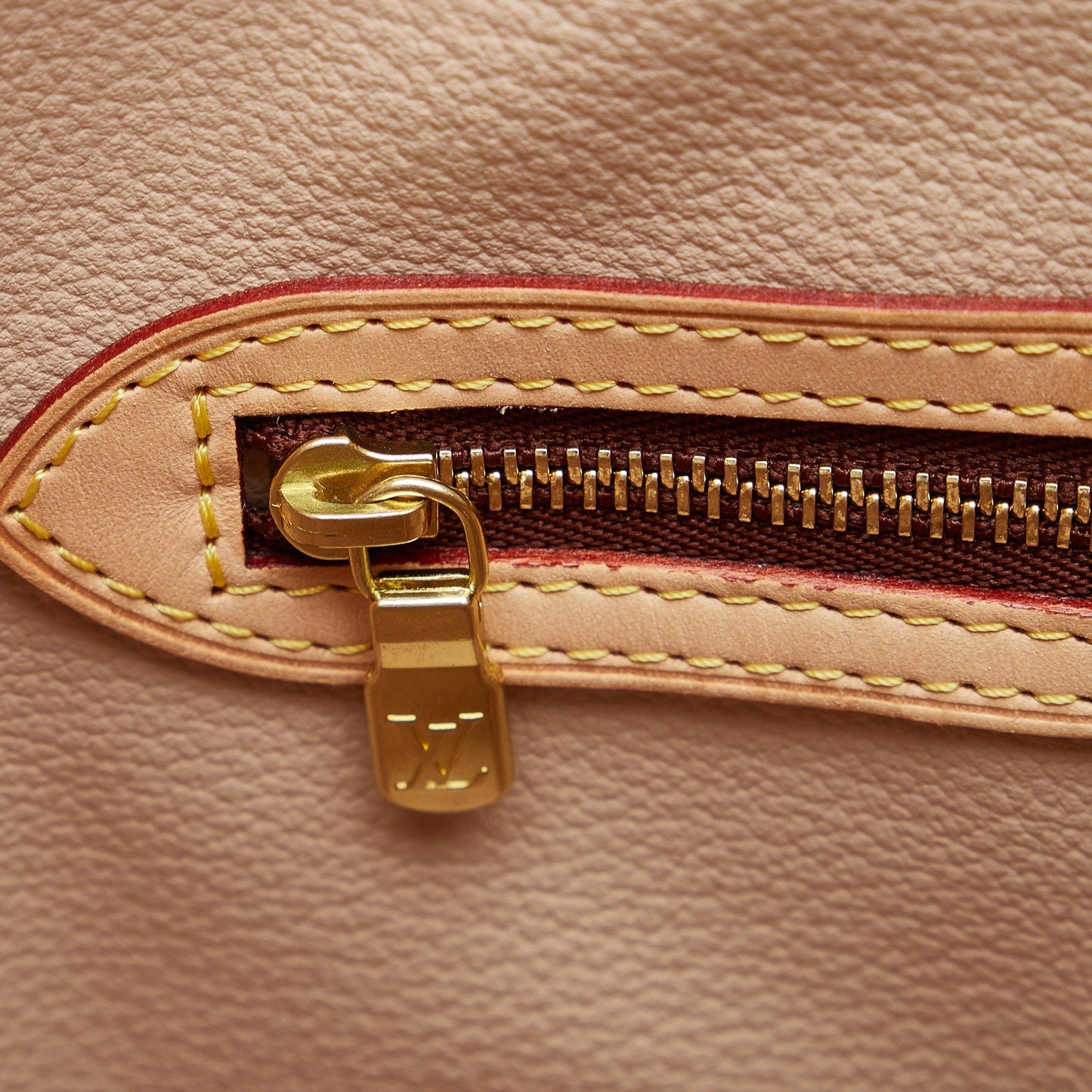 LOUIS VUITTON Monogram Petit Bucket Bucket Bag
