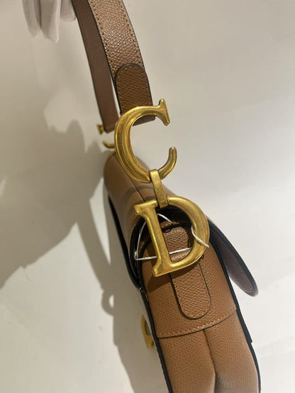 Pre-owned Certified Dior Saddle in Golden Brown Grained Calfskin with Golden Hardware, 2020, w/ dust bag
