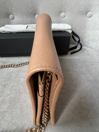 Gucci Rose Beige Soho Chain Wallet