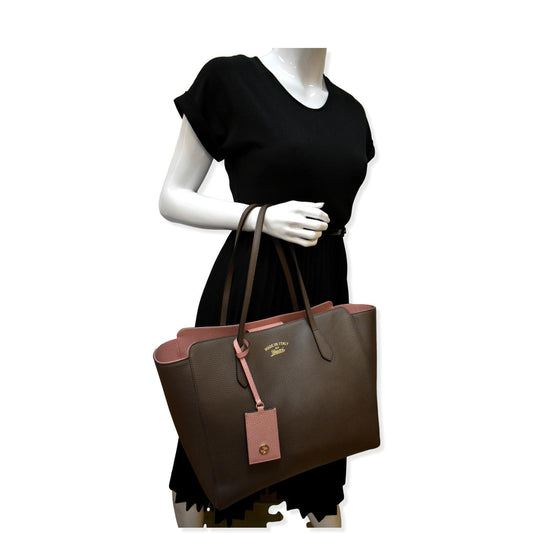 GUCCI Swing Medium Pebbled Leather Tote Bag Taupe 354397