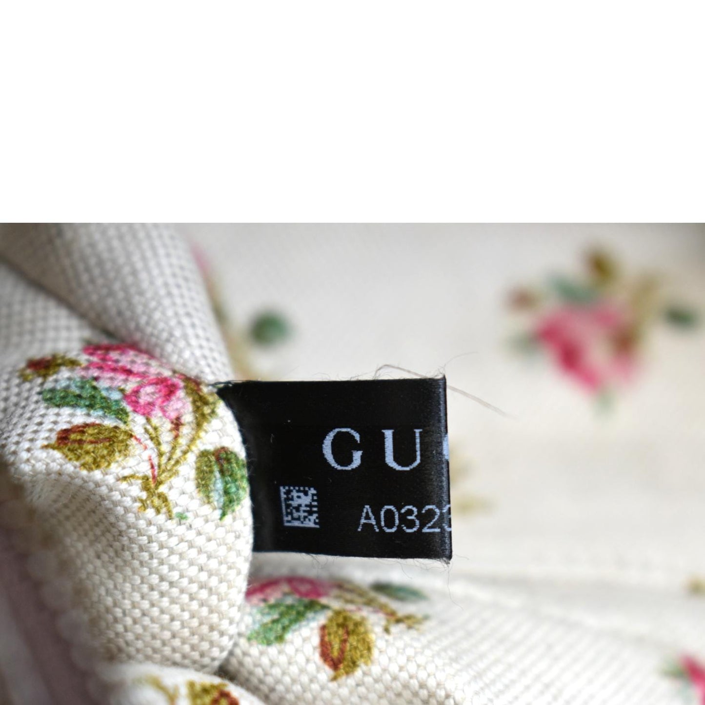 GUCCI Neo Vintage GG Supreme Canvas Messenger Bag Beige 476466