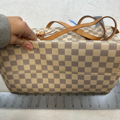 Handbag Designer By Louis Vuitton  Size: Large
