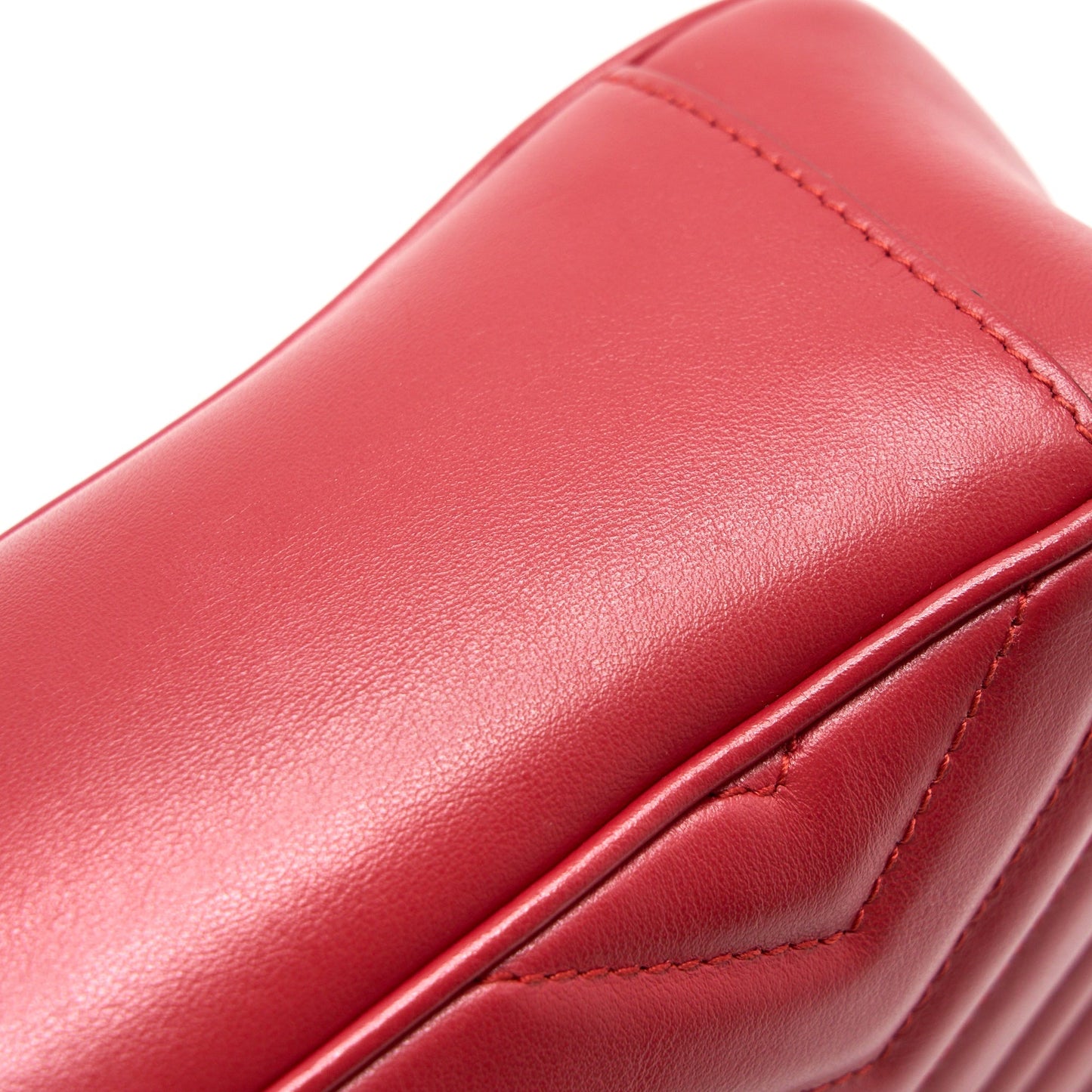 Gucci Small GG Marmont Matelasse Shoulder Bag Calfskin Red