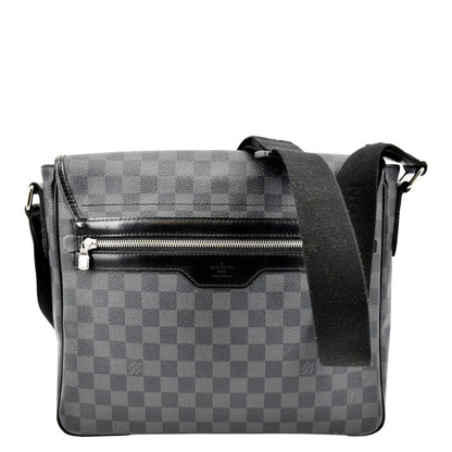 LOUIS VUITTON District MM Damier Graphite Messenger Bag Black