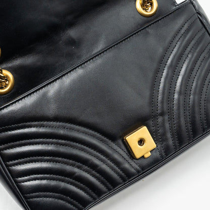 Gucci Small GG Marmont Shoulder Bag calfskin Black