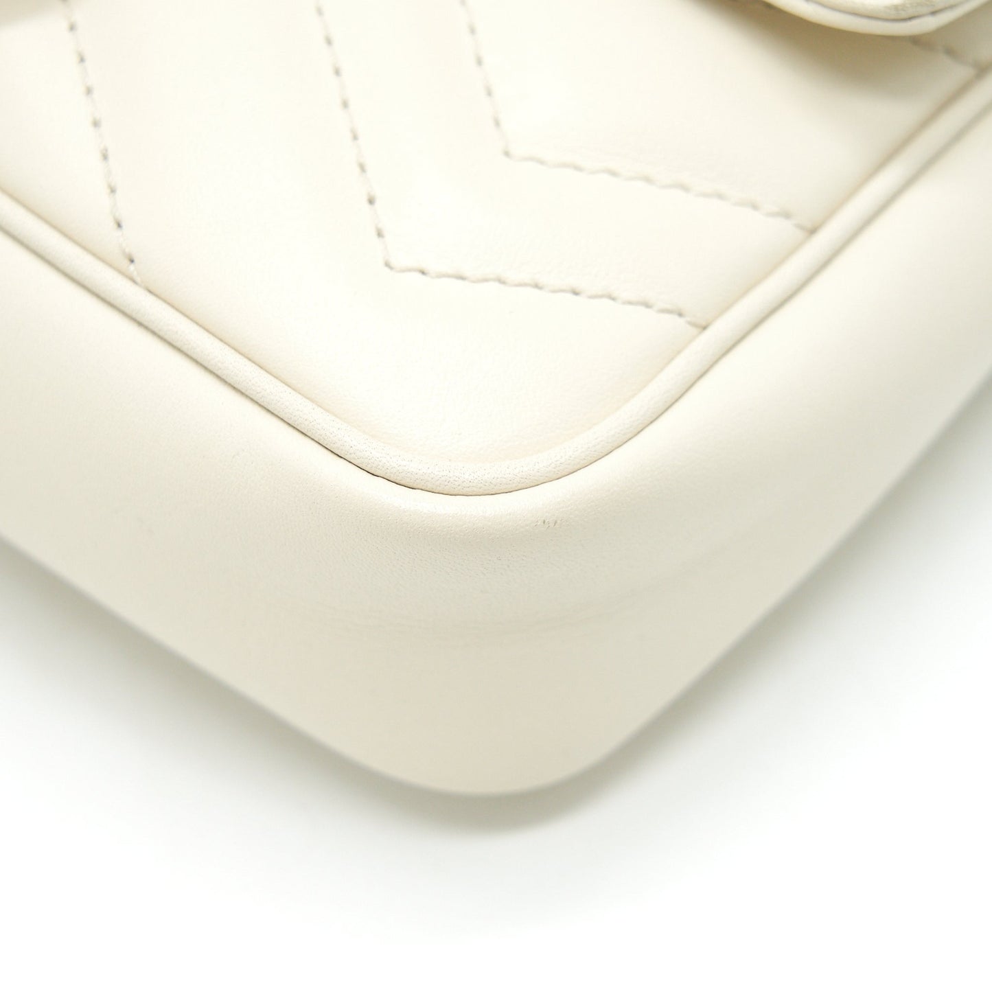Gucci GG Marmont Super mini White with
