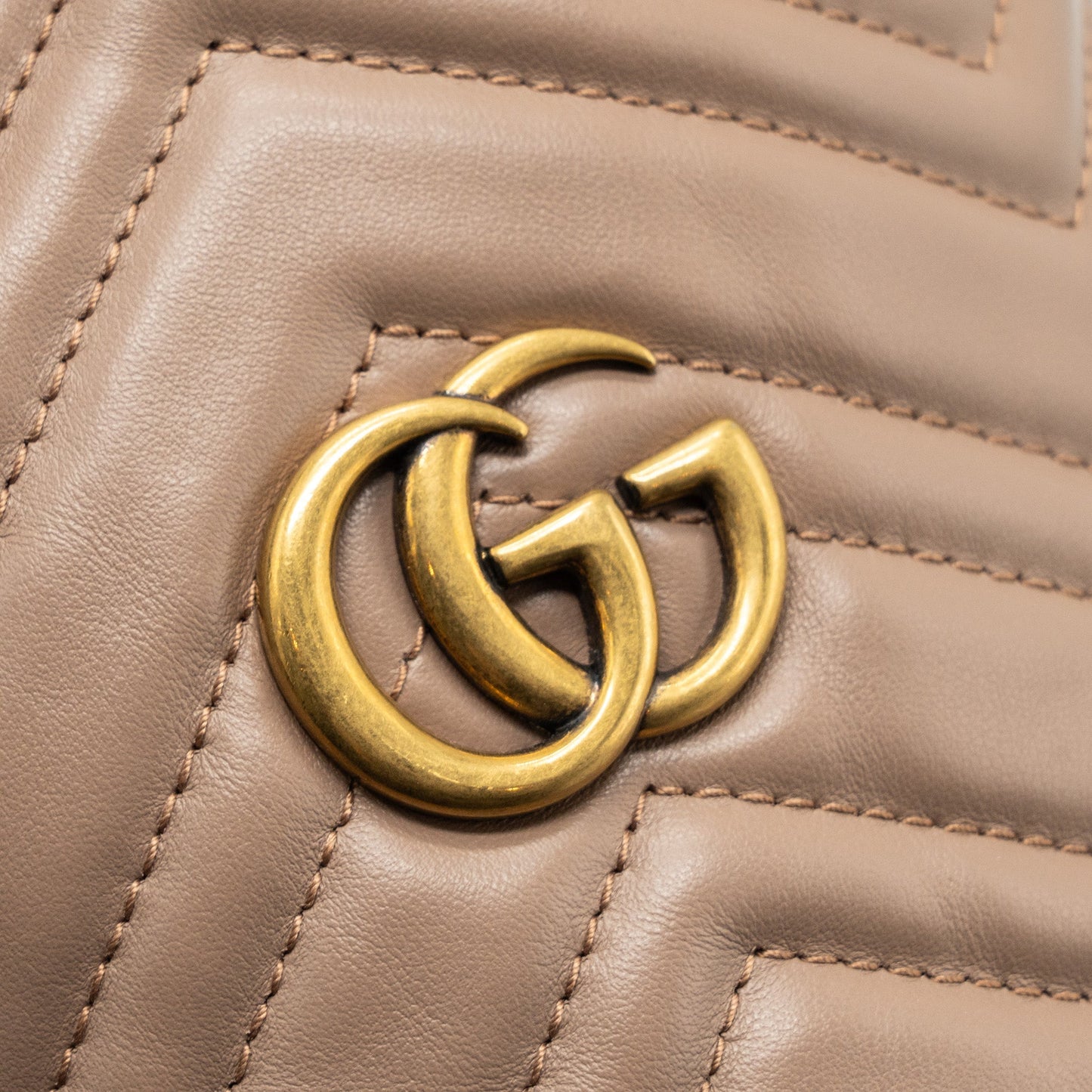 Gucci GG Marmont Mini Bucket Bag Beige