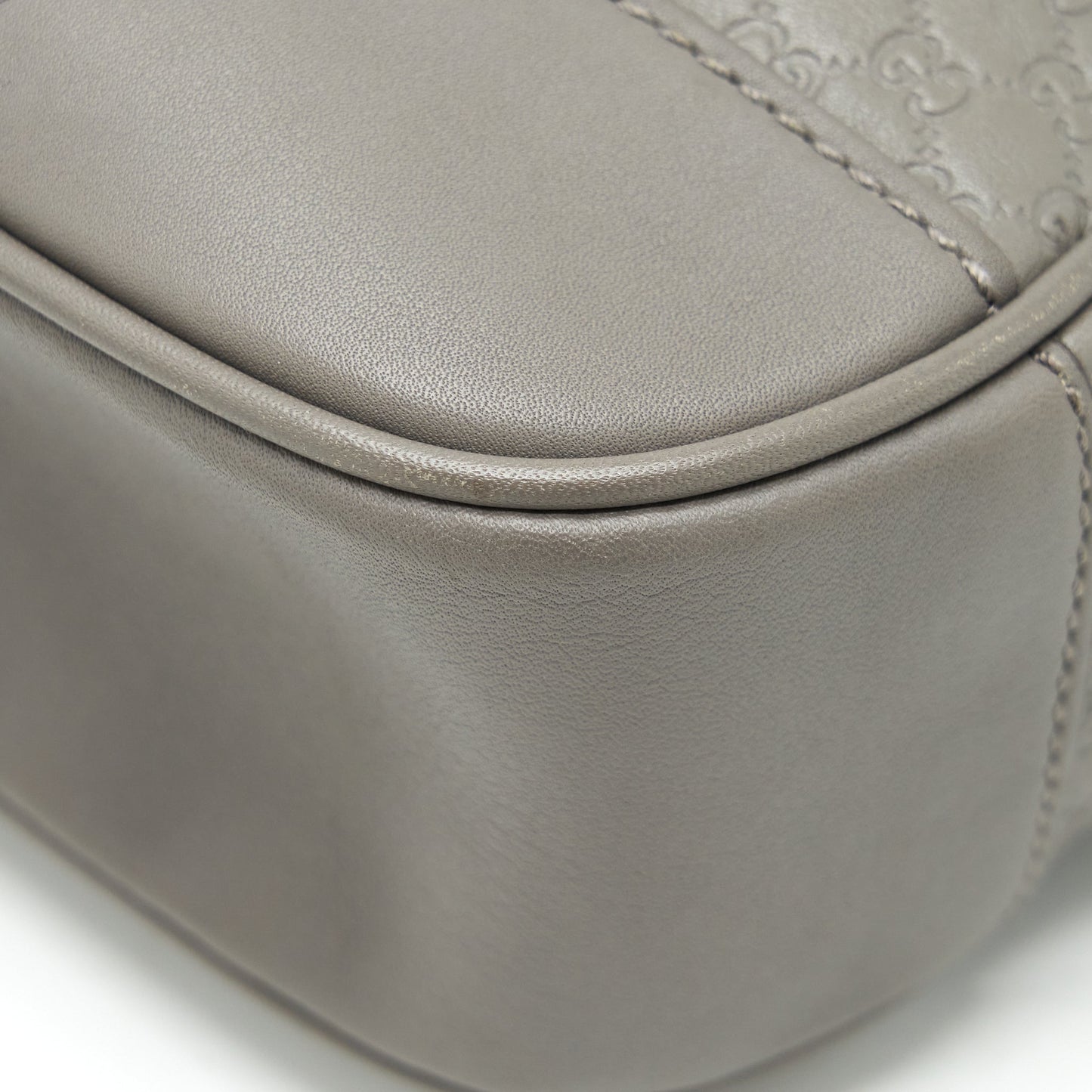 Gucci Guccissima Crossbody Bag Grey L