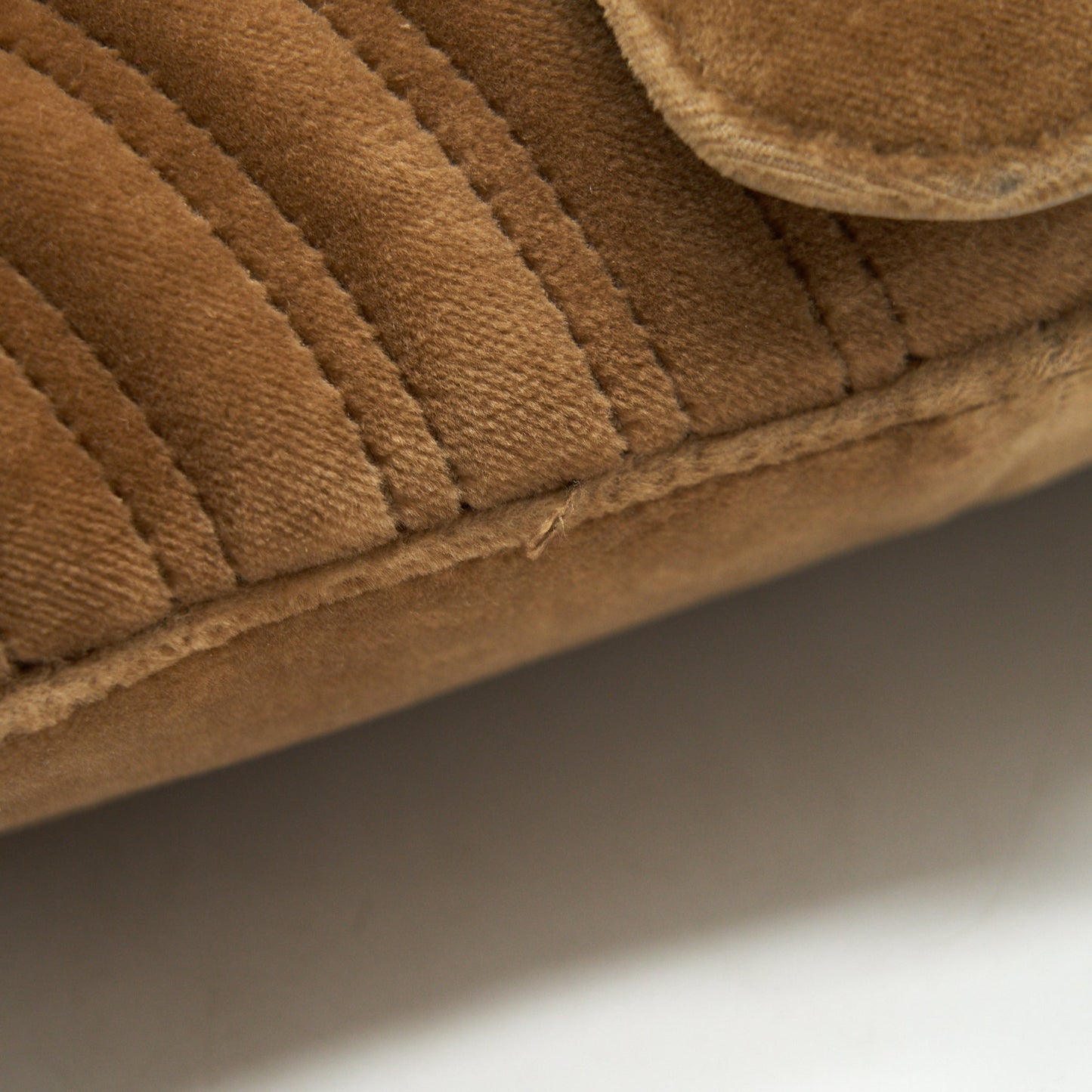 Gucci Marmont bag velvet gold tan