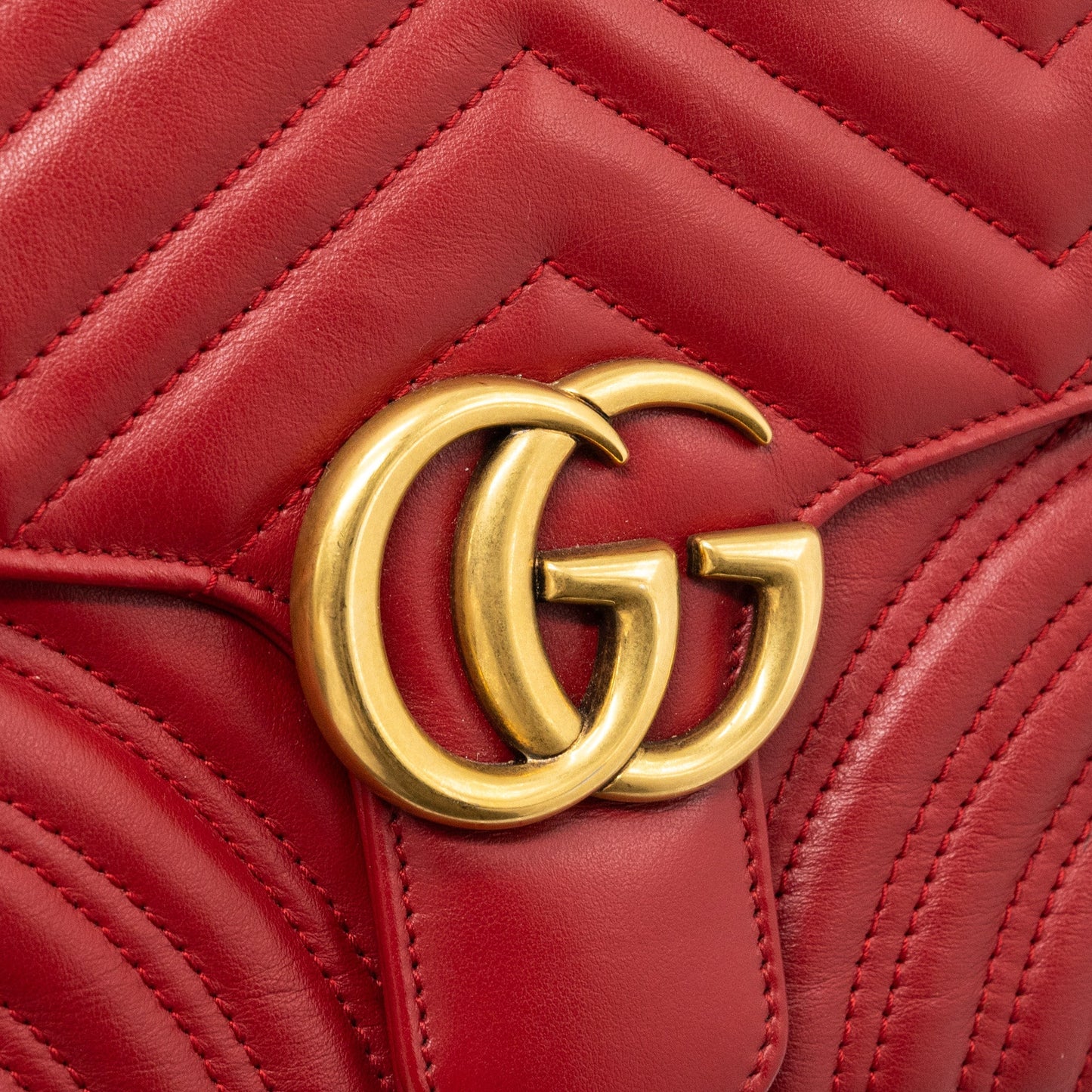 Gucci GG Marmont Matelasse Shoulder Bag Calfskin Red