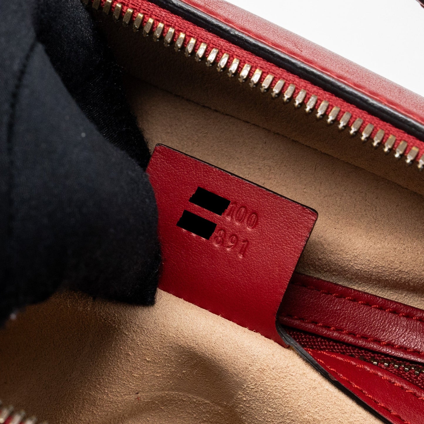 Gucci GG Marmont Matelasse Shoulder Bag Calfskin Red