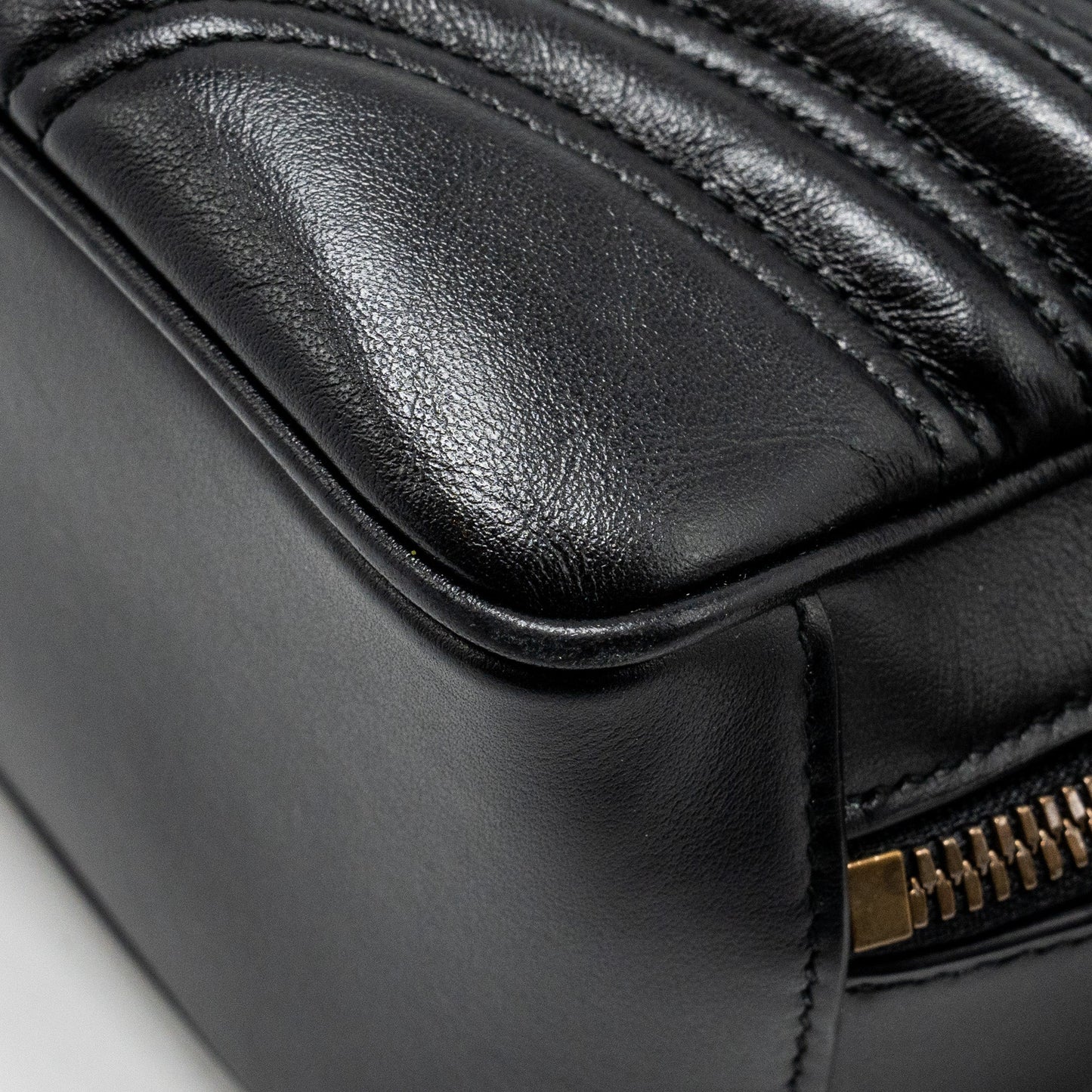 Gucci GG Marmont Zip Around Top handle camera bag calfskin black