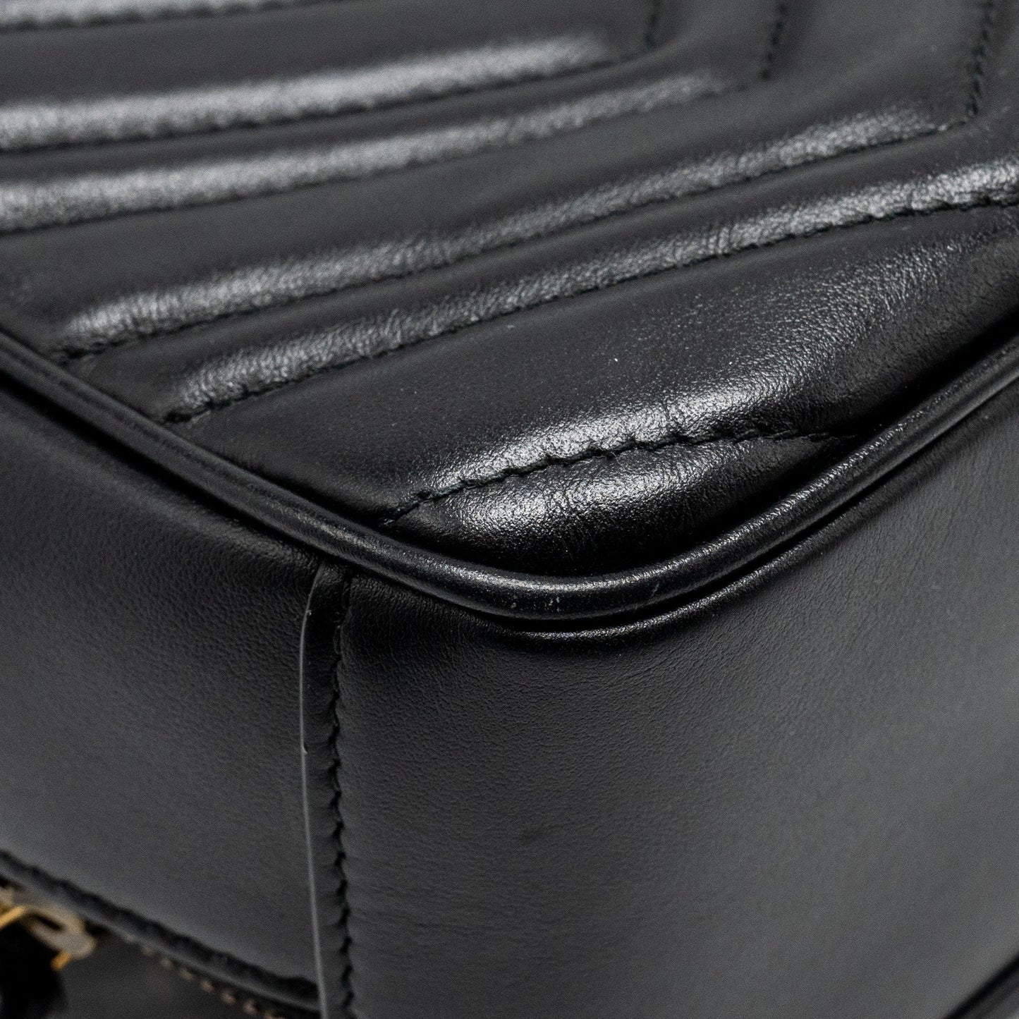 Gucci GG Marmont Zip Around Top handle camera bag calfskin black