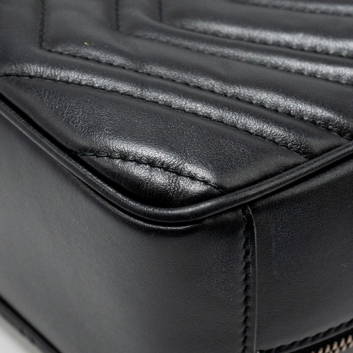 Gucci GG Marmont Zip Around Top handle camera bag calfskin black