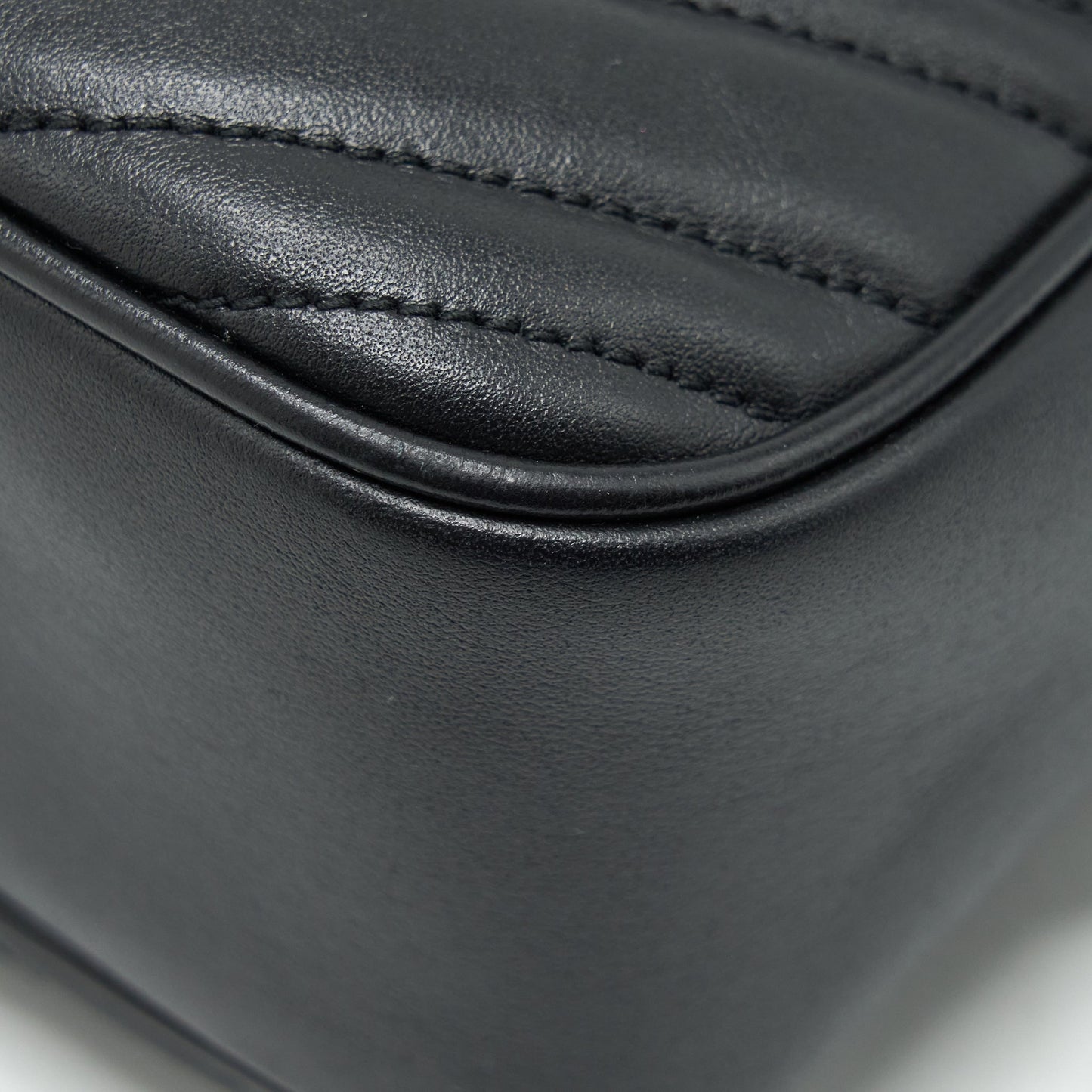Gucci GG Marmont Small Matelasse Shoulder Bag Black