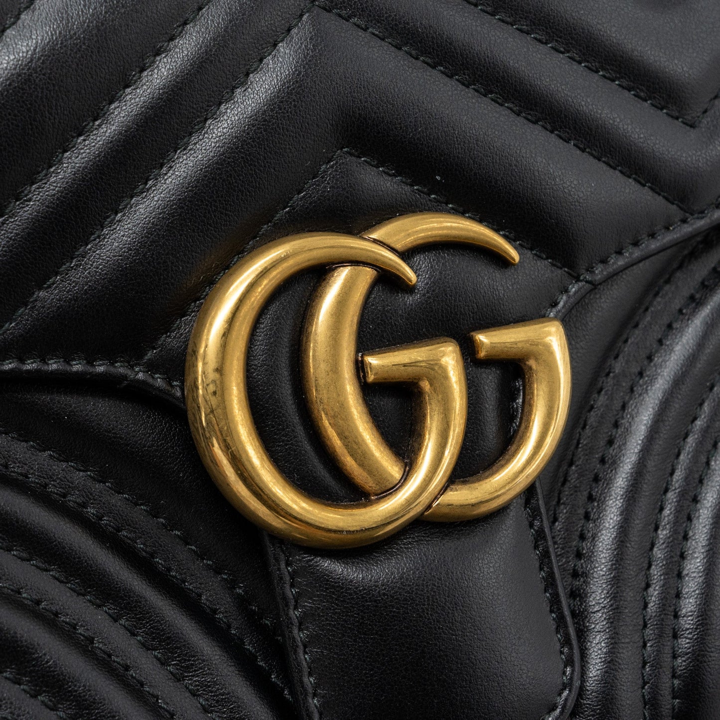 Gucci GG Marmont Matelasse Shoulder Bag Calfskin Black