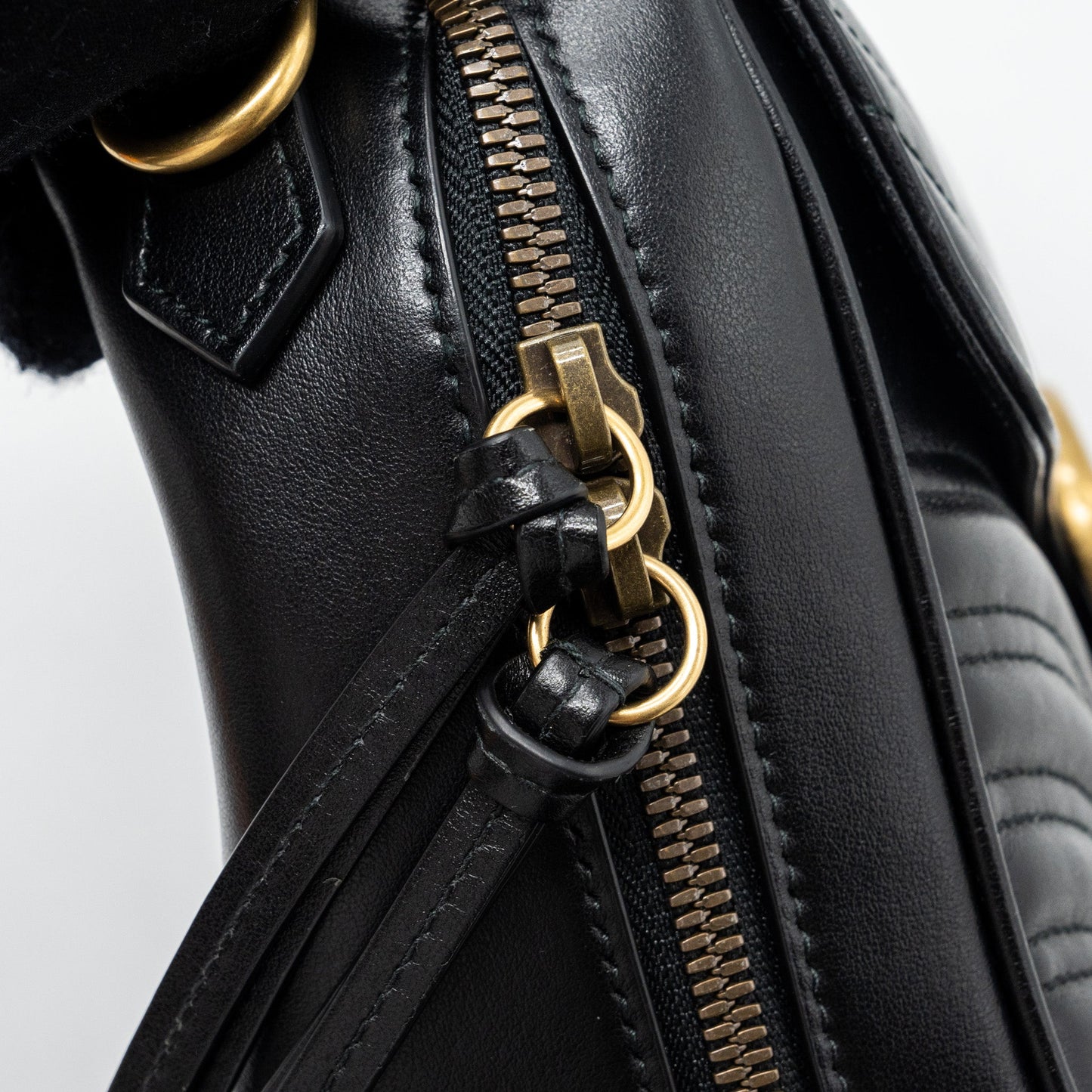 Gucci GG Marmont Matelasse Shoulder Bag Calfskin Black
