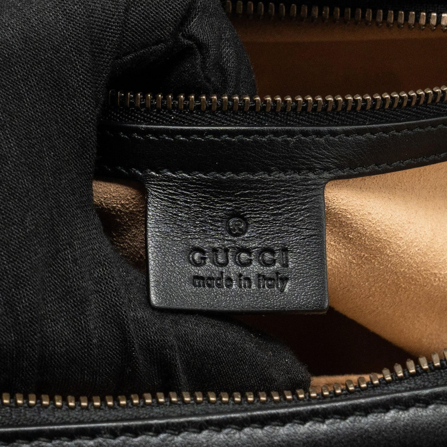 Gucci GG Marmont Zip Around Top handle camera bag calfskin black
