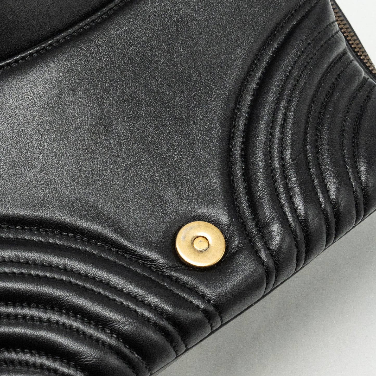 Gucci GG Marmont Zip Around Top handle camera bag calfskin black