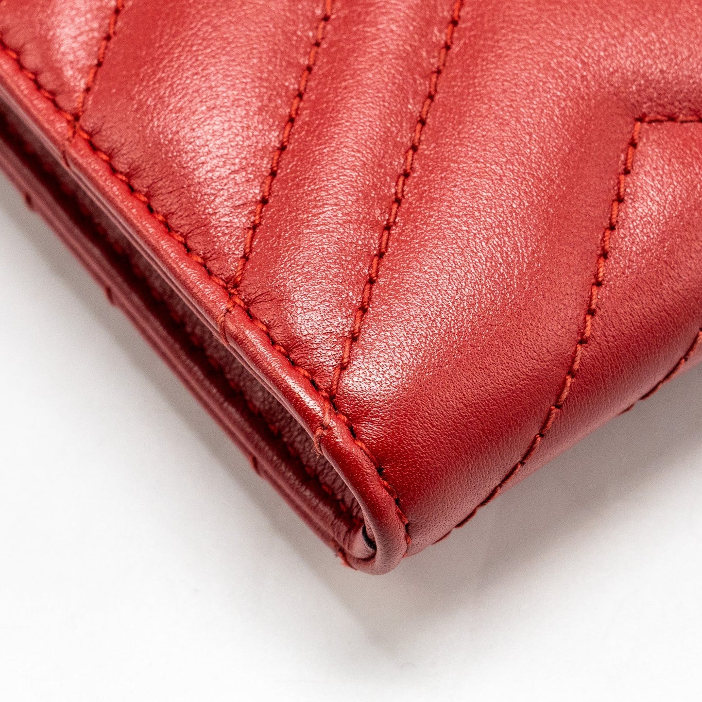 Gucci Marmont flap wallet with chain calfskin red