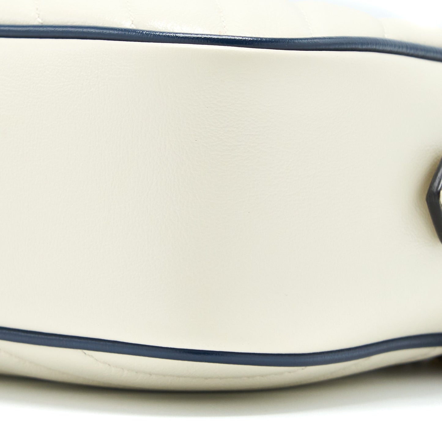 Gucci Marmont Camera Bag Calfskin White