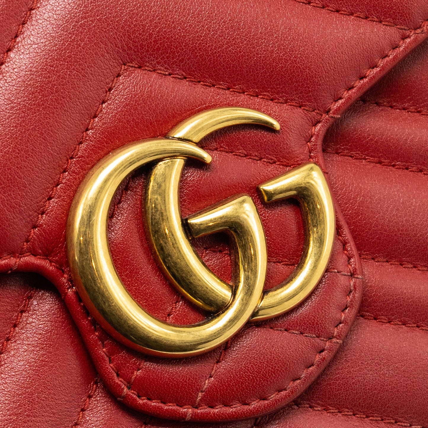 Gucci Marmont flap wallet with chain calfskin red