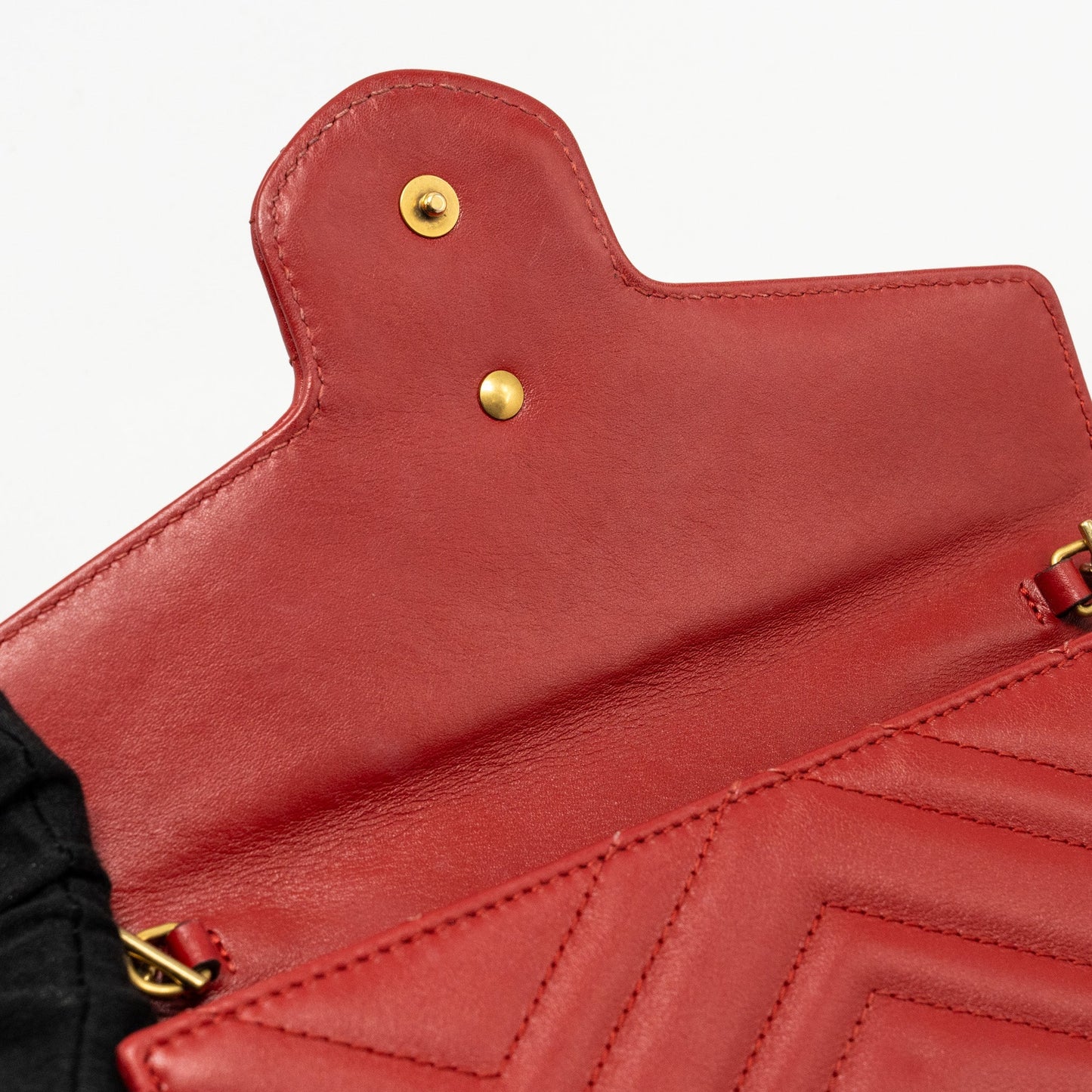 Gucci Marmont flap wallet with chain calfskin red