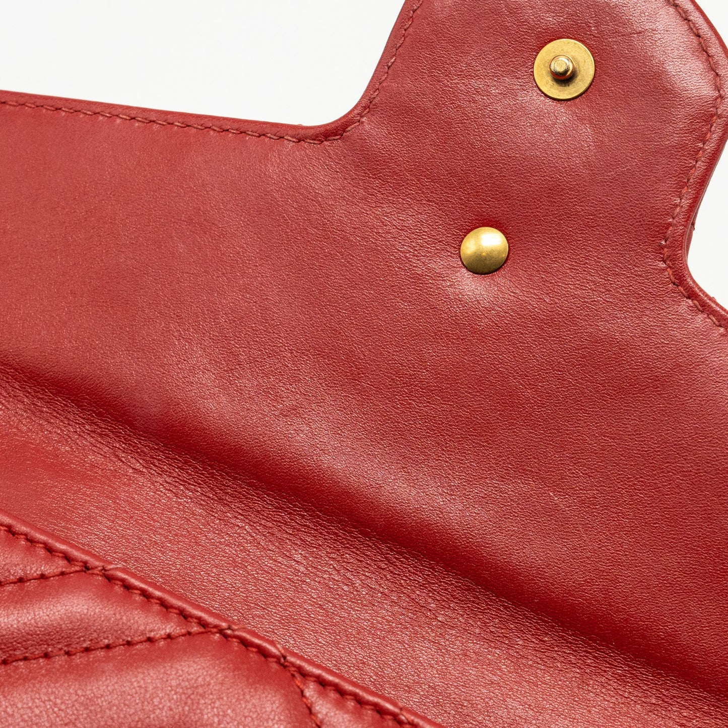 Gucci Marmont flap wallet with chain calfskin red