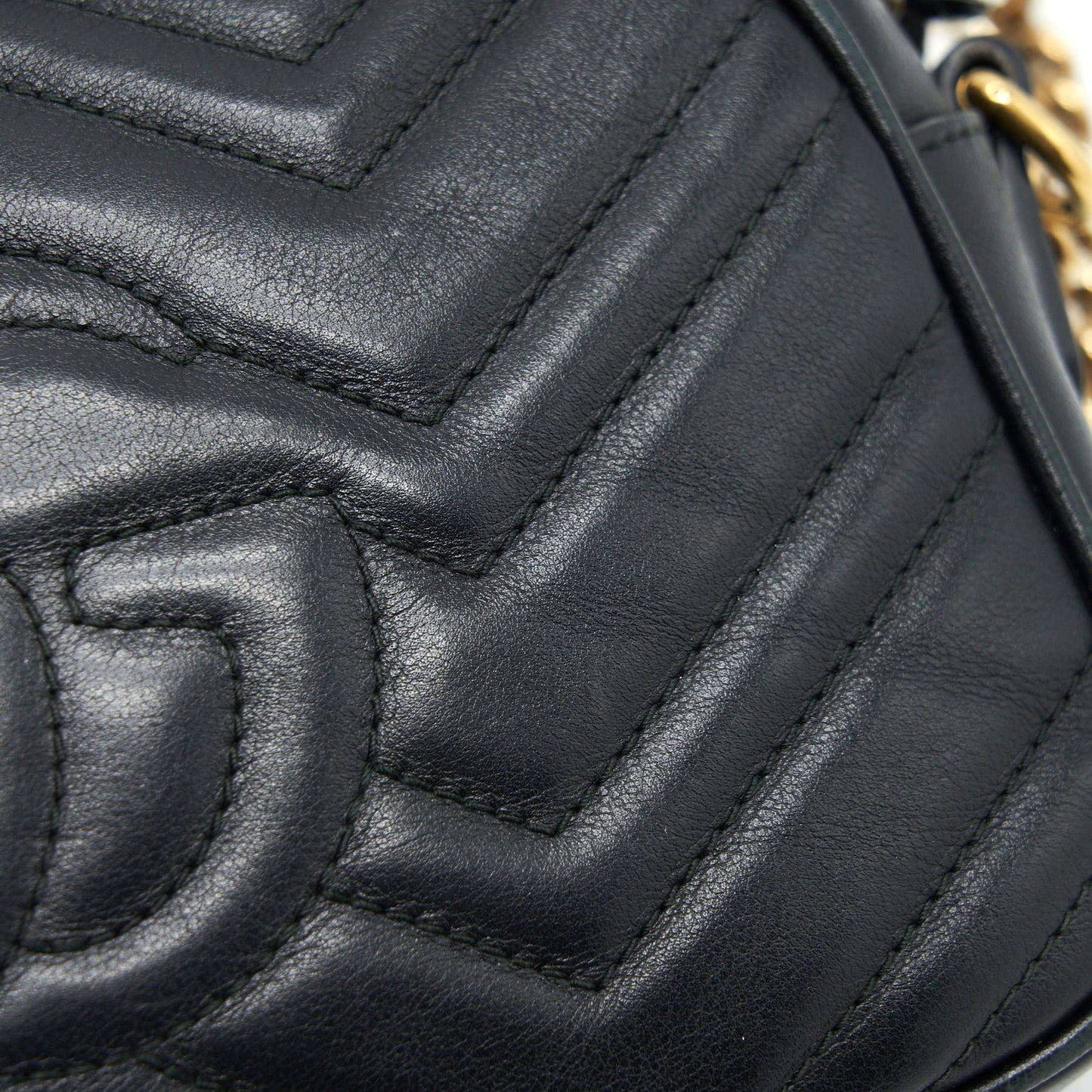 Gucci Marmont small matelasse shoulder bag black
